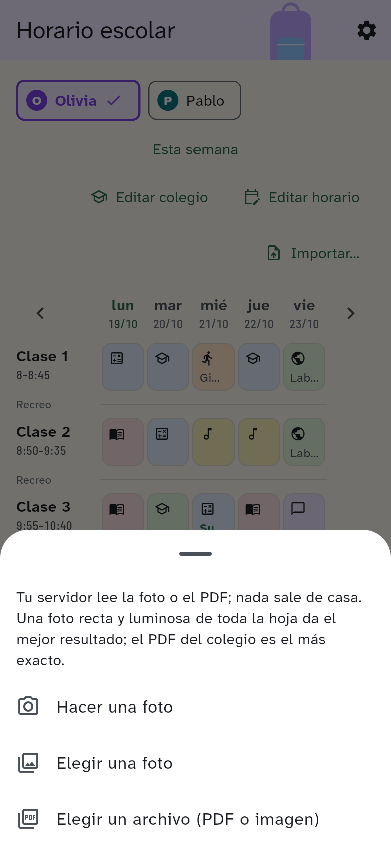 Escanear una foto: el aviso de que el archivo se queda en casa y los tres caminos Hacer una foto, Elegir una foto y Elegir un archivo
