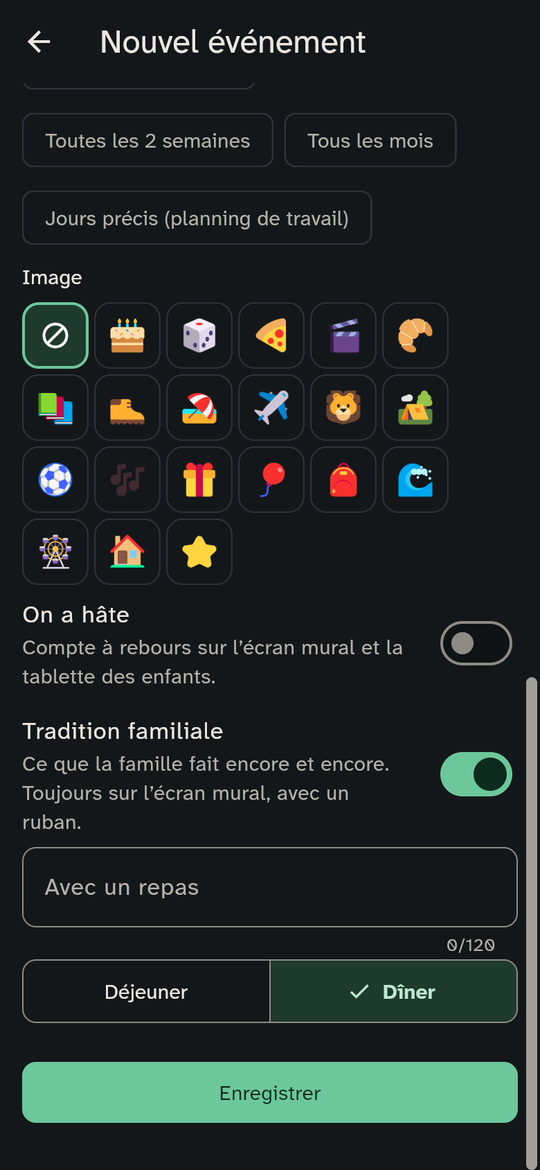 Le bas de l’éditeur d’événement avec l’image, On a hâte et une tradition familiale avec un repas